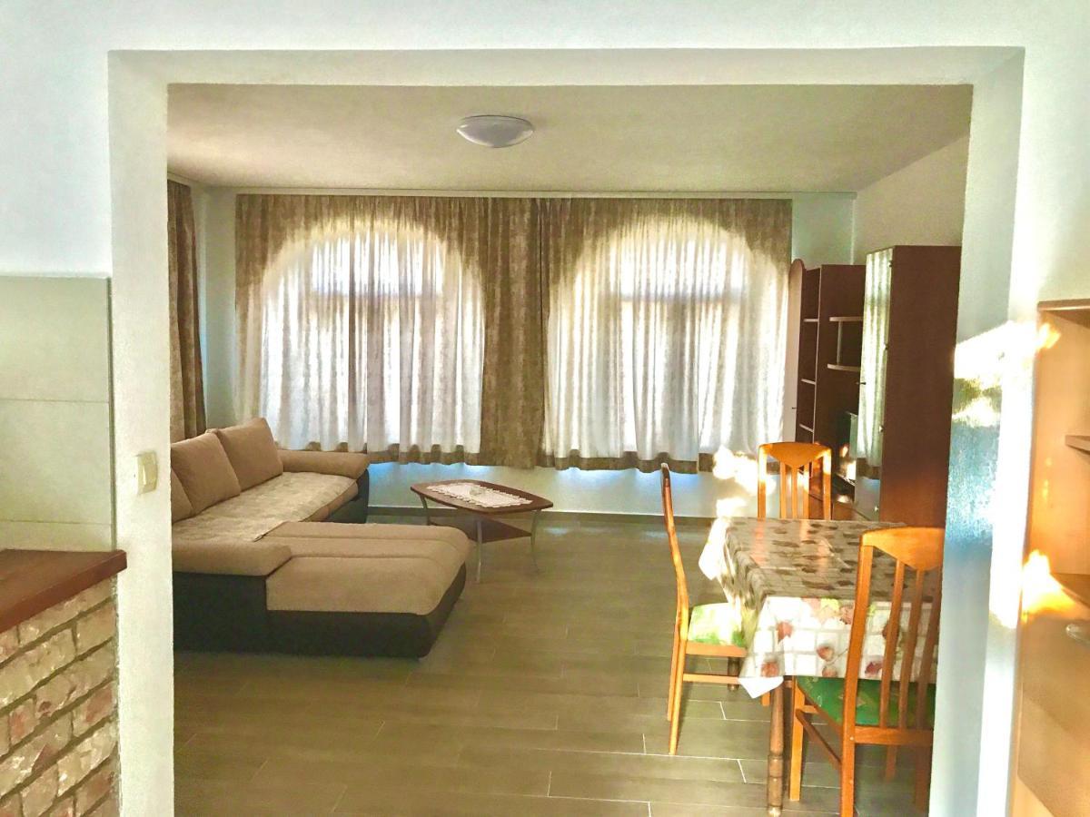 Apartmani Ruzica Zastražišće 外观 照片