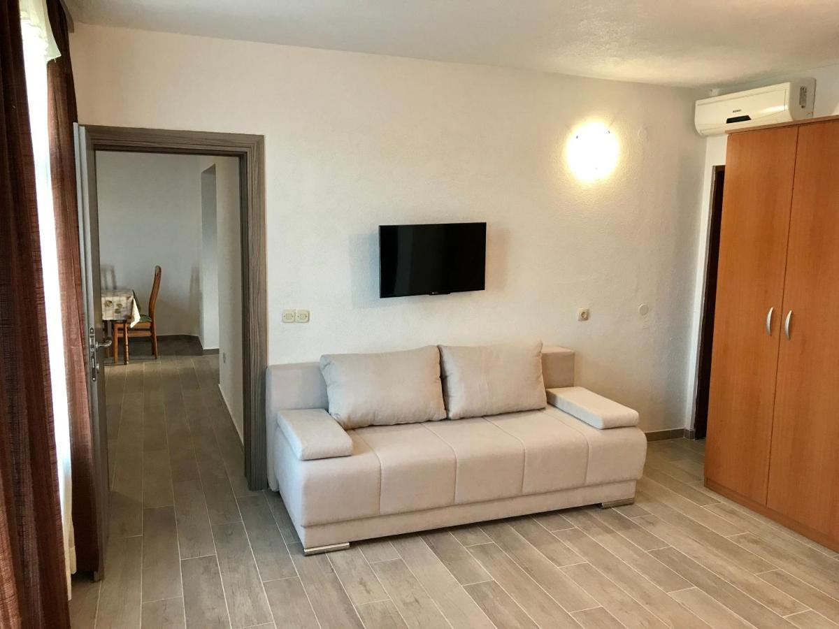 Apartmani Ruzica Zastražišće 外观 照片
